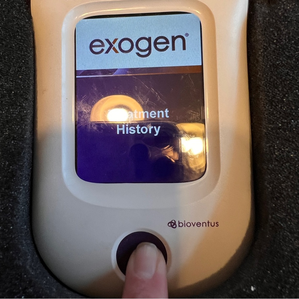 Bioventus Exogen ultrasound bone healing  system as-is. - Picture 3 of 8